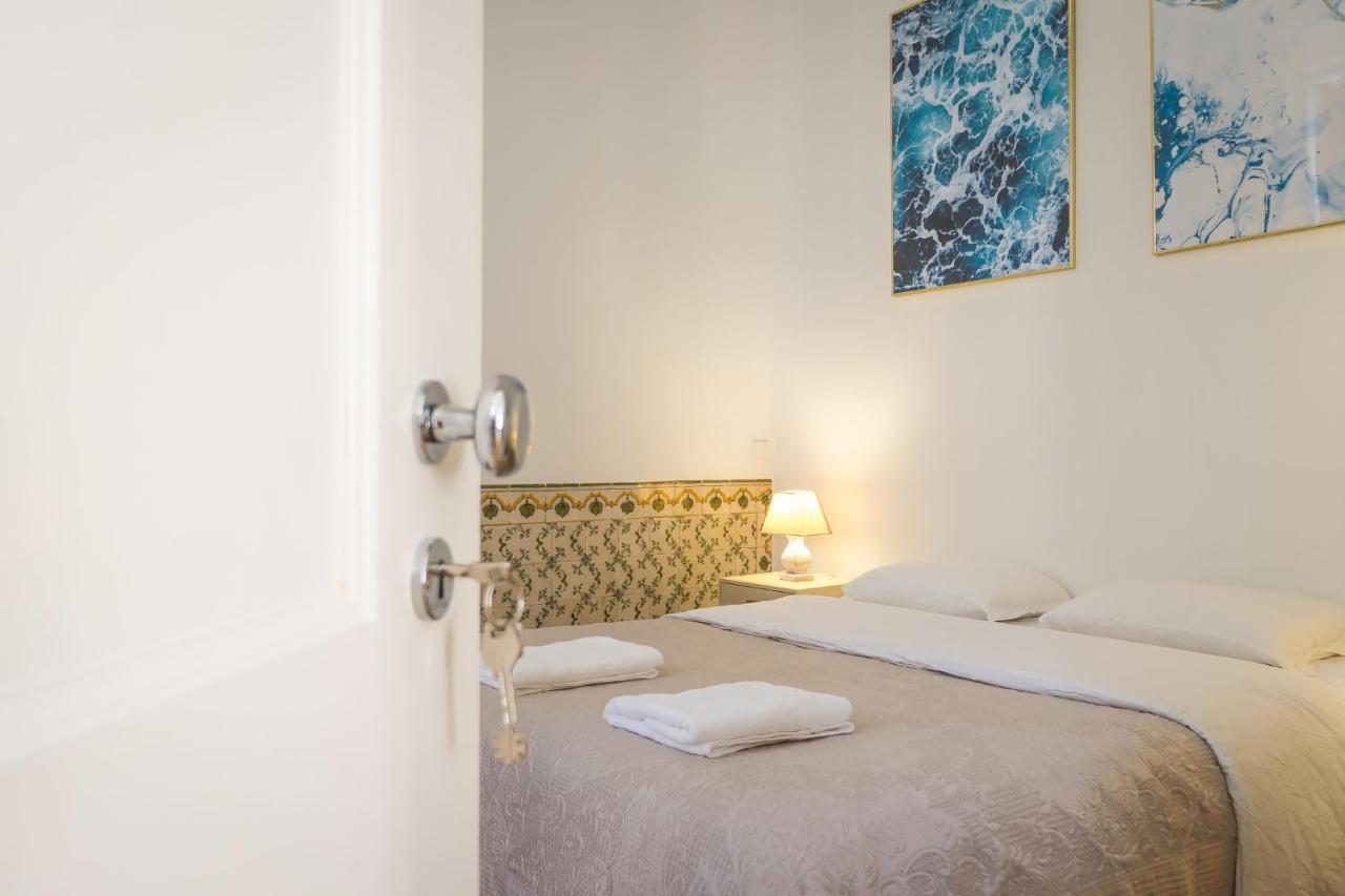 Santa Justa Prime Guesthouse Lisbon Bagian luar foto