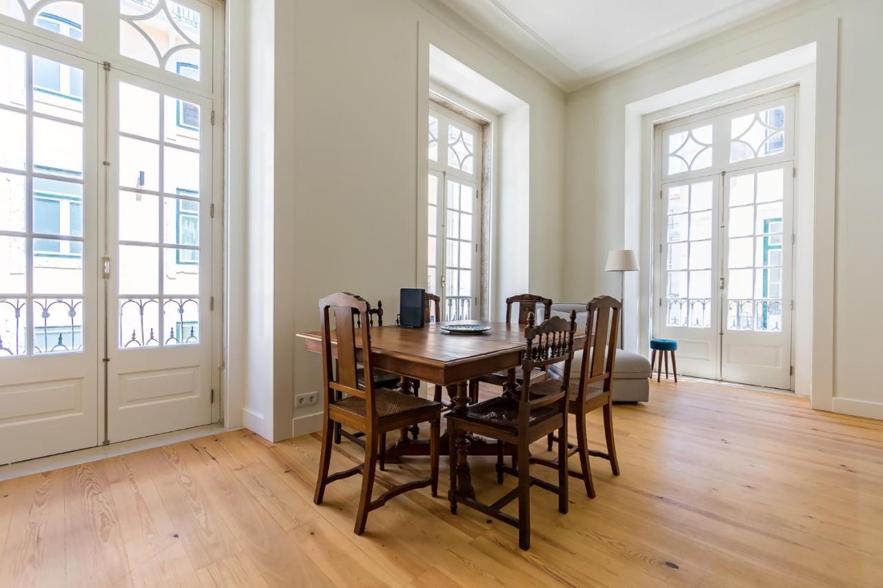 Santa Justa Prime Guesthouse Lisbon Bagian luar foto