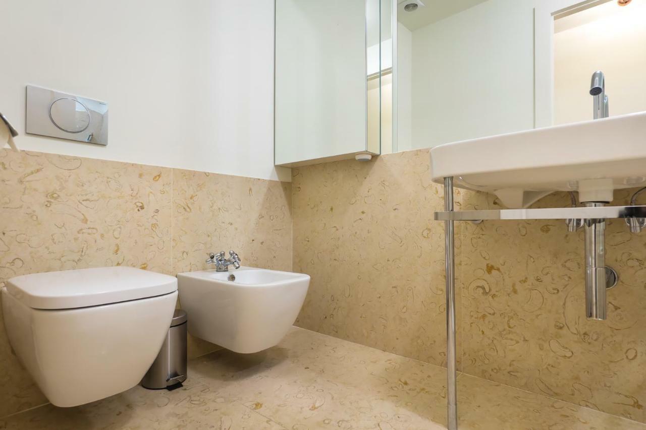 Santa Justa Prime Guesthouse Lisbon Bagian luar foto
